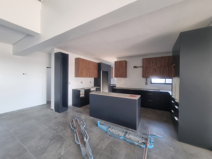 5 Bedroom Property for Sale in Sandown Western Cape